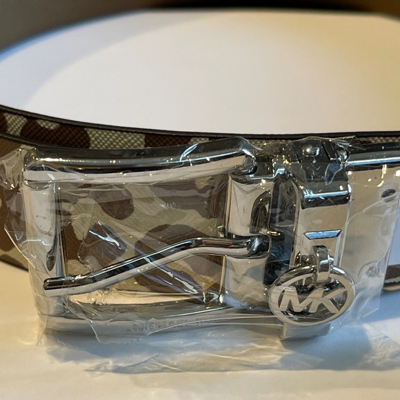 Michael Kors Leather Reversible Leopard Belt w/ Silver-tone Buckle - Large - NWT - Picture 1 of 4